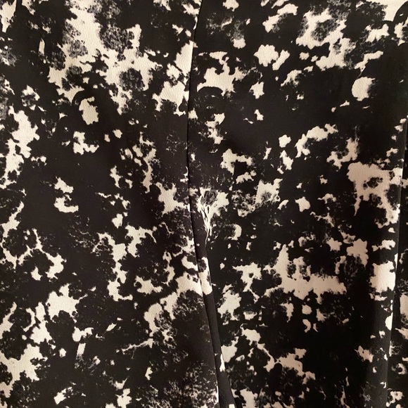 Shorts - Picture 2 of 3